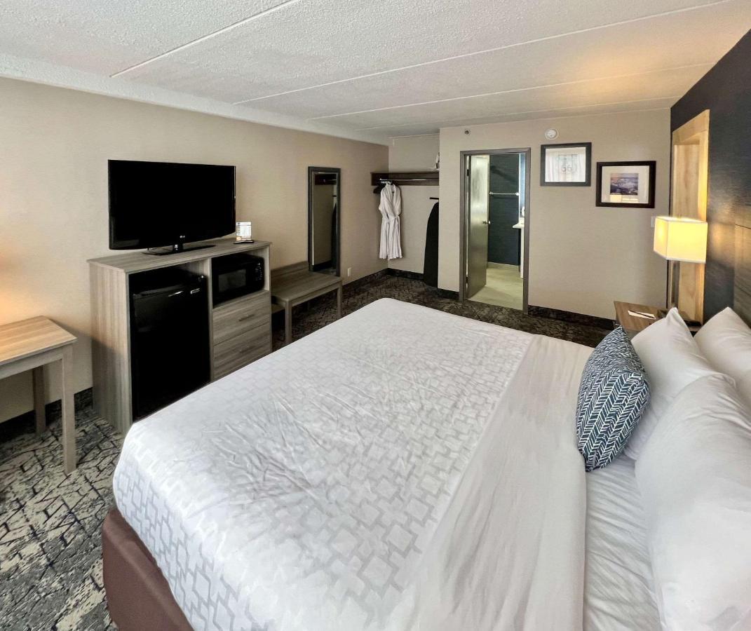 Clarion Hotel & Convention Center Joliet Extérieur photo