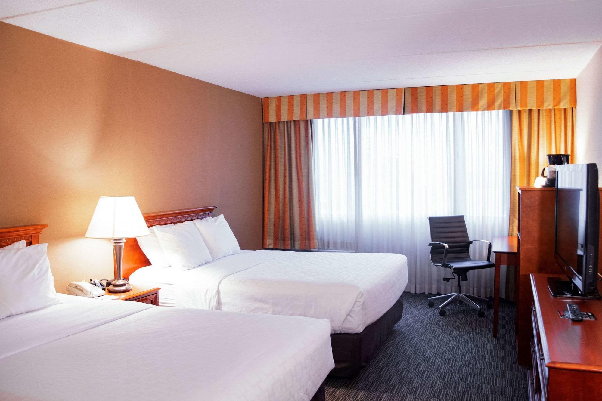 Clarion Hotel & Convention Center Joliet Extérieur photo