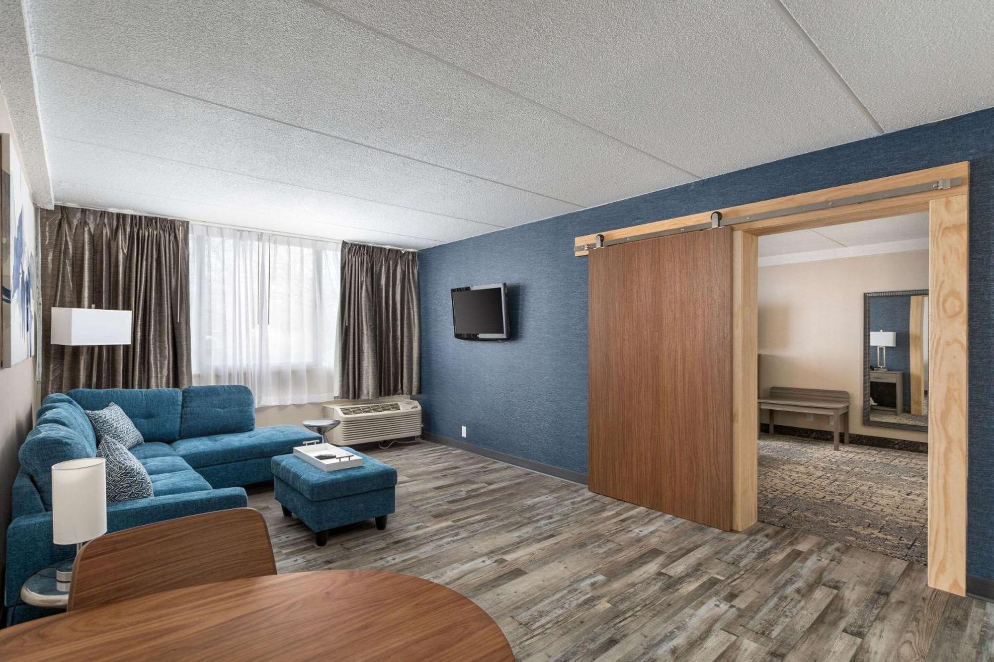 Clarion Hotel & Convention Center Joliet Extérieur photo