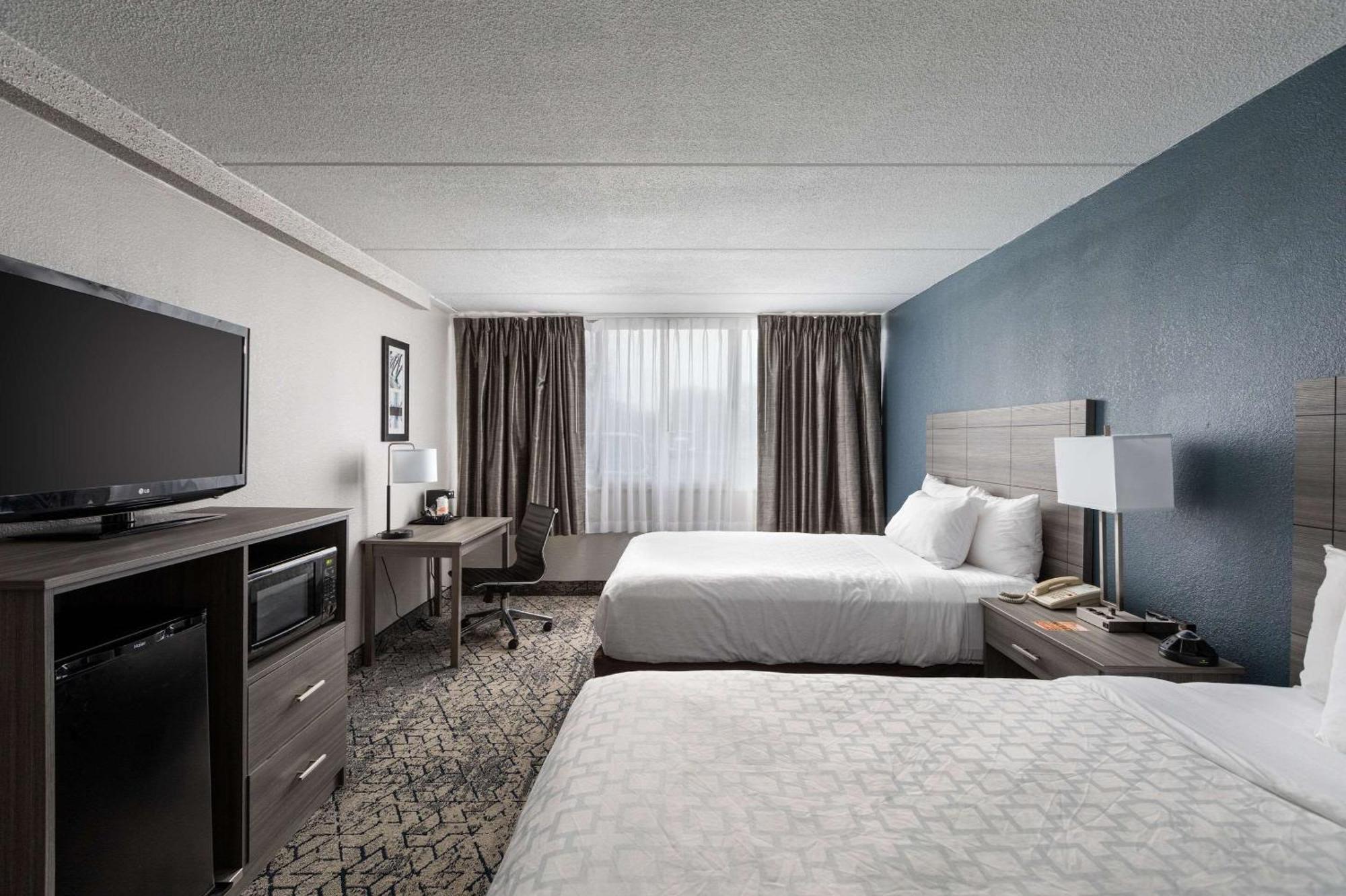 Clarion Hotel & Convention Center Joliet Extérieur photo